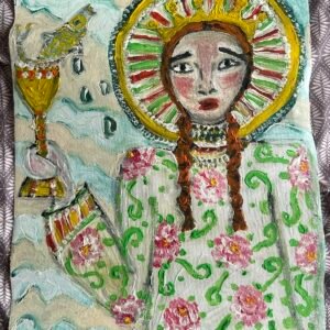 lady 2 with goldencup with fish